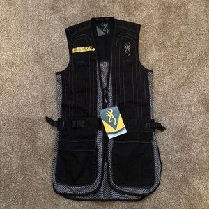 NWT Browning Vest - Junior Trapper Creek Vest Size Small in gray/black